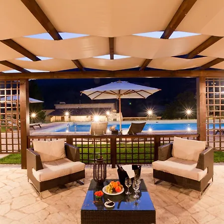 Antico Casale Urbani Летний дом