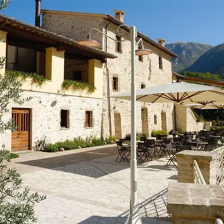 Casa de Campo Antico Casale Urbani Scheggino